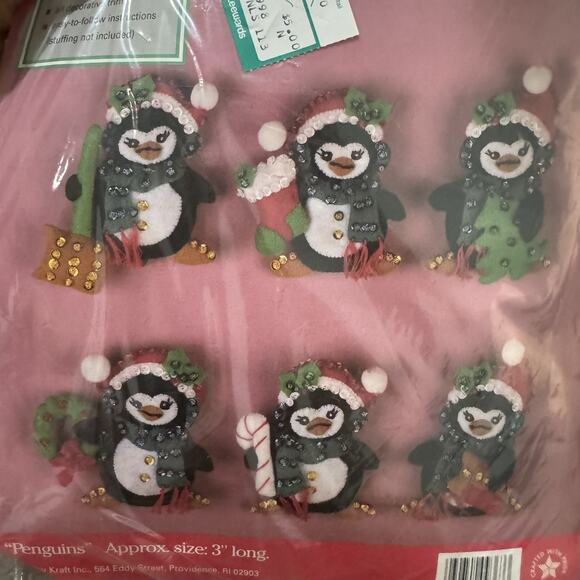 Hobby Kraft Traditional Felt Ornaments Penguins Kit Set of 6 - Picture 4 of 6